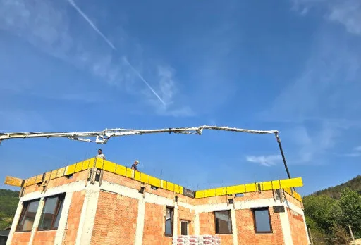 Класическа къща с покрив от керемиди – Рогачево 