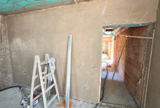 Класическа къща с покрив от керемиди – Рогачево 