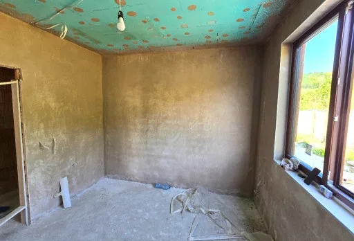 Класическа къща с покрив от керемиди – Рогачево 