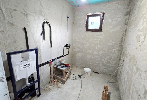 Класическа къща с покрив от керемиди – Рогачево 