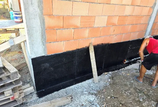 Къща на етап груб строеж във Варна