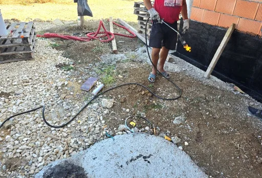 Къща на етап груб строеж във Варна