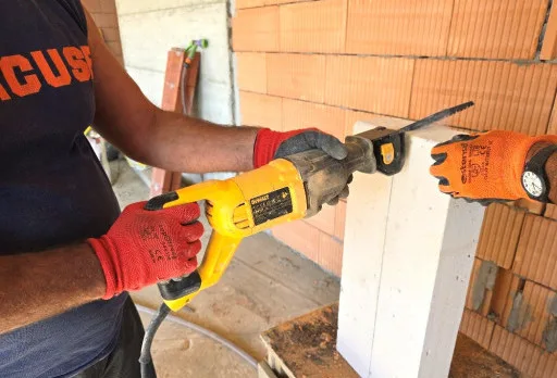 Къща на етап груб строеж във Варна