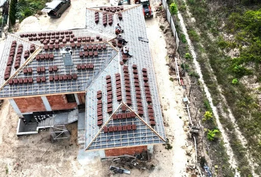 Класическа къща с покрив от керемиди – Рогачево 