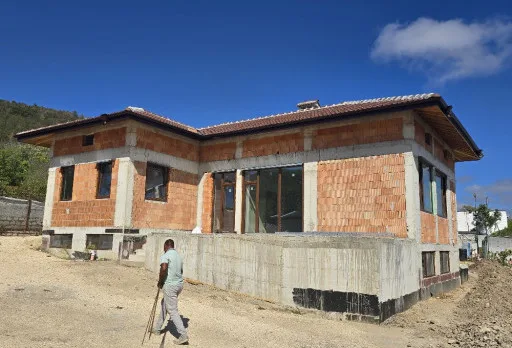 Класическа къща с покрив от керемиди – Рогачево 