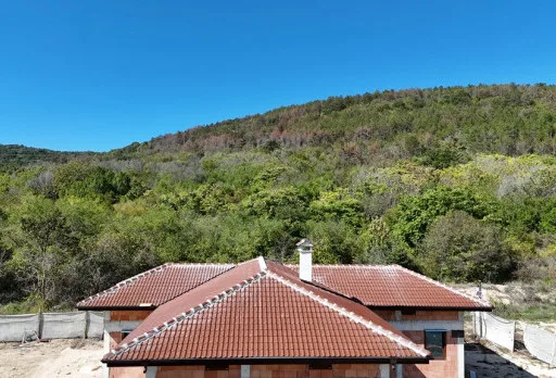 Класическа къща с покрив от керемиди – Рогачево 