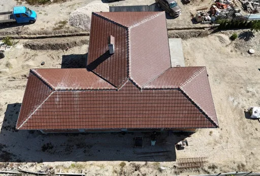 Класическа къща с покрив от керемиди – Рогачево 