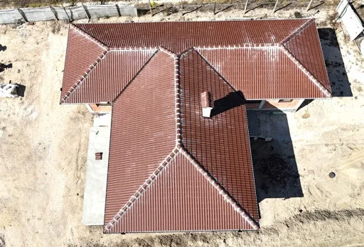 Класическа къща с покрив от керемиди – Рогачево 