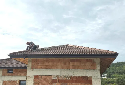 Класическа къща с покрив от керемиди – Рогачево 