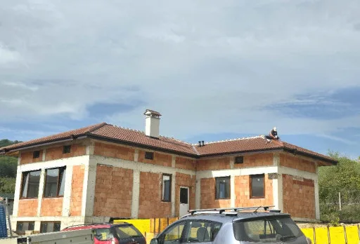 Класическа къща с покрив от керемиди – Рогачево 