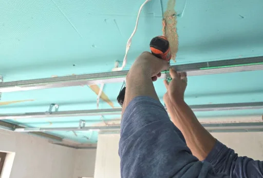 Класическа къща с покрив от керемиди – Рогачево 