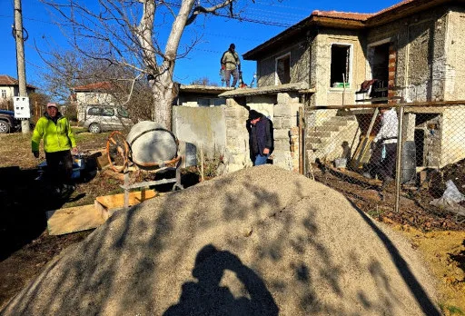 Bau- und Reparaturarbeiten an einem Haus in der Nähe von Varna