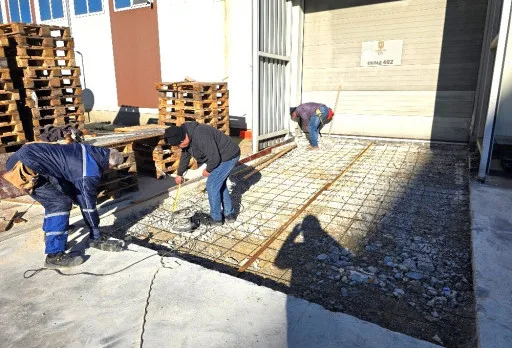 Строителство на бетонни рампи и площадки на складове за зърно и силози в Генерал Тошево