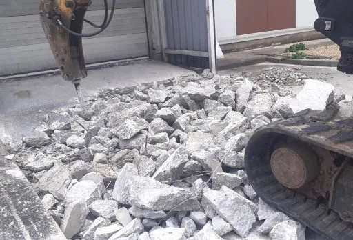 Строителство на бетонни рампи и площадки на складове за зърно и силози в Генерал Тошево