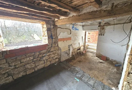 Bau- und Reparaturarbeiten an einem Haus in der Nähe von Varna