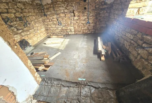 Bau- und Reparaturarbeiten an einem Haus in der Nähe von Varna