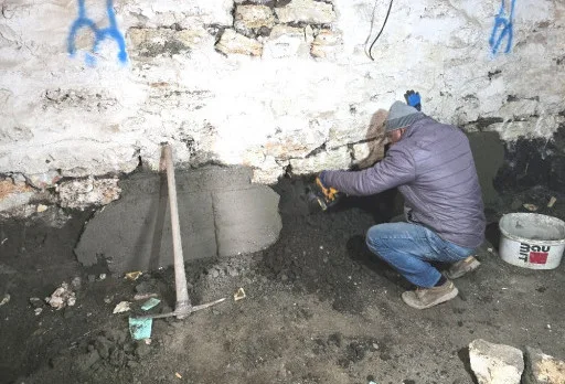 Bau- und Reparaturarbeiten an einem Haus in der Nähe von Varna