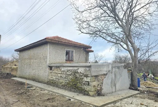 Bau- und Reparaturarbeiten an einem Haus in der Nähe von Varna