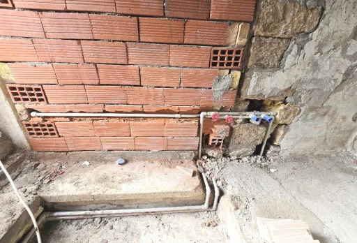 Bau- und Reparaturarbeiten an einem Haus in der Nähe von Varna