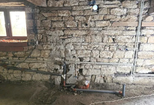 Bau- und Reparaturarbeiten an einem Haus in der Nähe von Varna