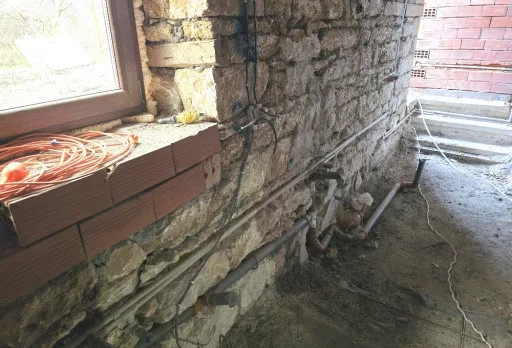 Bau- und Reparaturarbeiten an einem Haus in der Nähe von Varna