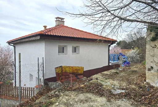 Строителство на подпорна стена, паркомясто и септична яма във Варна
