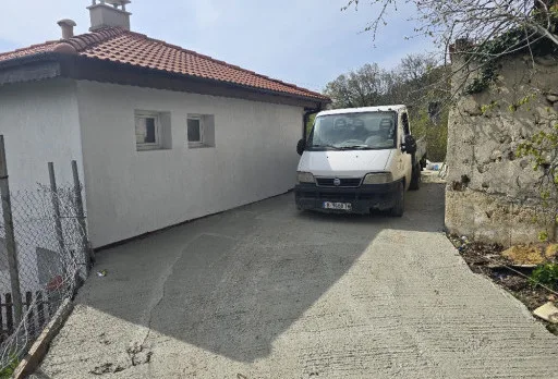 Строителство на подпорна стена, паркомясто и септична яма във Варна