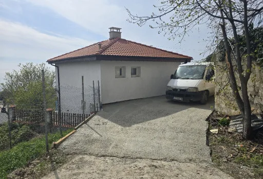 Строителство на подпорна стена, паркомясто и септична яма във Варна