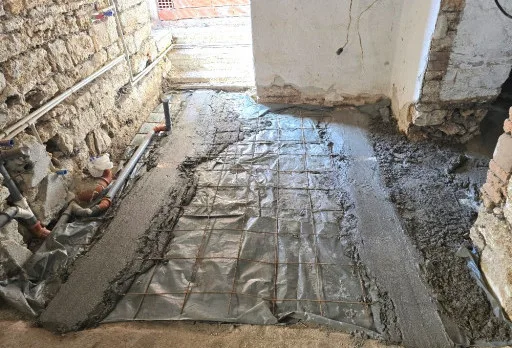 Bau- und Reparaturarbeiten an einem Haus in der Nähe von Varna