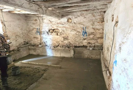 Bau- und Reparaturarbeiten an einem Haus in der Nähe von Varna