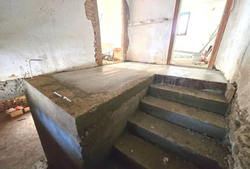 Bau- und Reparaturarbeiten an einem Haus in der Nähe von Varna