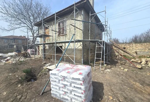 Bau- und Reparaturarbeiten an einem Haus in der Nähe von Varna