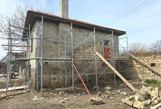 Bau- und Reparaturarbeiten an einem Haus in der Nähe von Varna