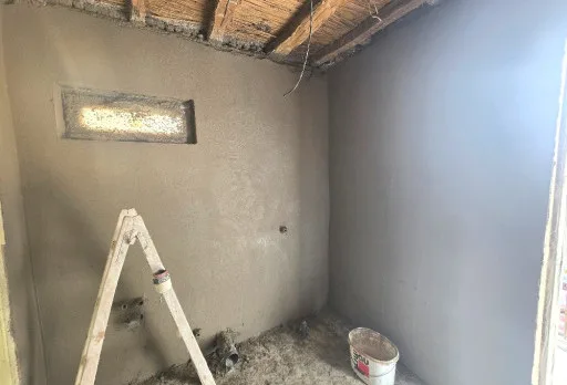 Bau- und Reparaturarbeiten an einem Haus in der Nähe von Varna