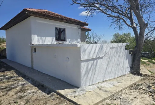 Bau- und Reparaturarbeiten an einem Haus in der Nähe von Varna