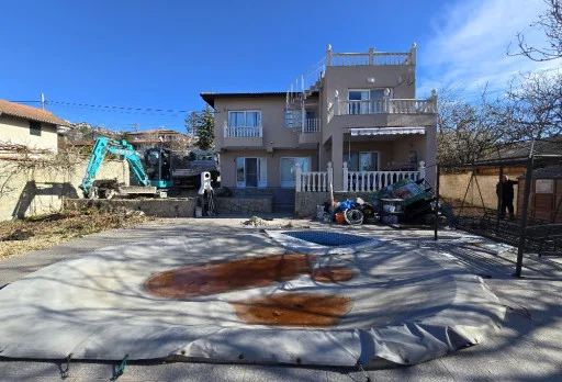 Bau- und Reparaturarbeiten an einem Haus in Balchik