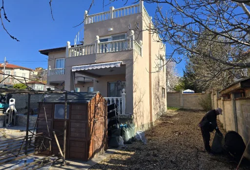 Bau- und Reparaturarbeiten an einem Haus in Balchik