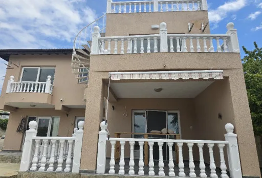 Bau- und Reparaturarbeiten an einem Haus in Balchik