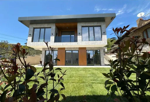 Двуетажна къща "до ключ" – Варна