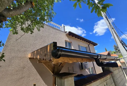 Bau- und Reparaturarbeiten an einem Haus in Balchik