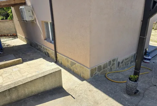 Bau- und Reparaturarbeiten an einem Haus in Balchik