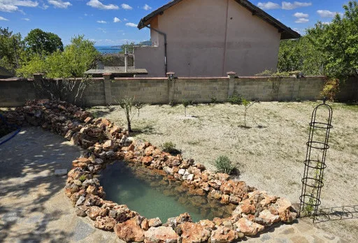 Bau- und Reparaturarbeiten an einem Haus in Balchik