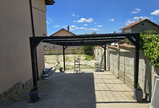 Bau- und Reparaturarbeiten an einem Haus in Balchik