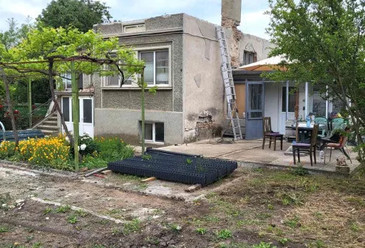 Строеж на нов покрив на къща във Варна