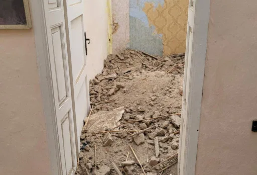 Строеж на нов покрив на къща във Варна