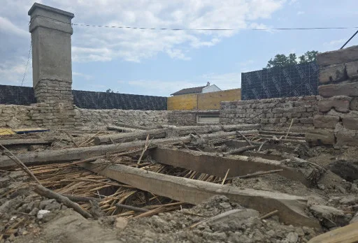 Строеж на нов покрив на къща във Варна