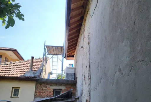 Строеж на нов покрив на къща във Варна