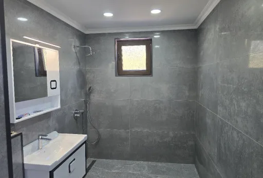 Класическа къща с покрив от керемиди – Рогачево 