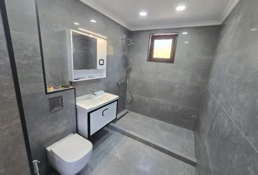 Класическа къща с покрив от керемиди – Рогачево 