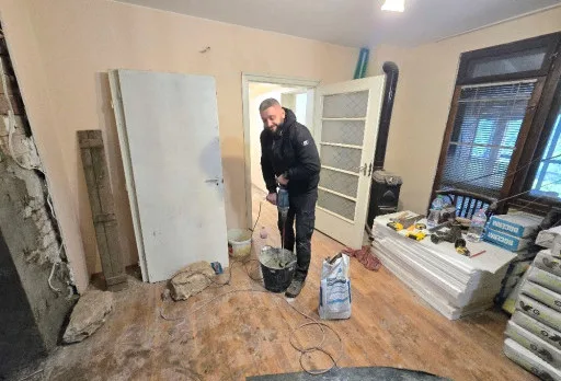 Bau- und Reparaturarbeiten an einem Haus in Kavarna